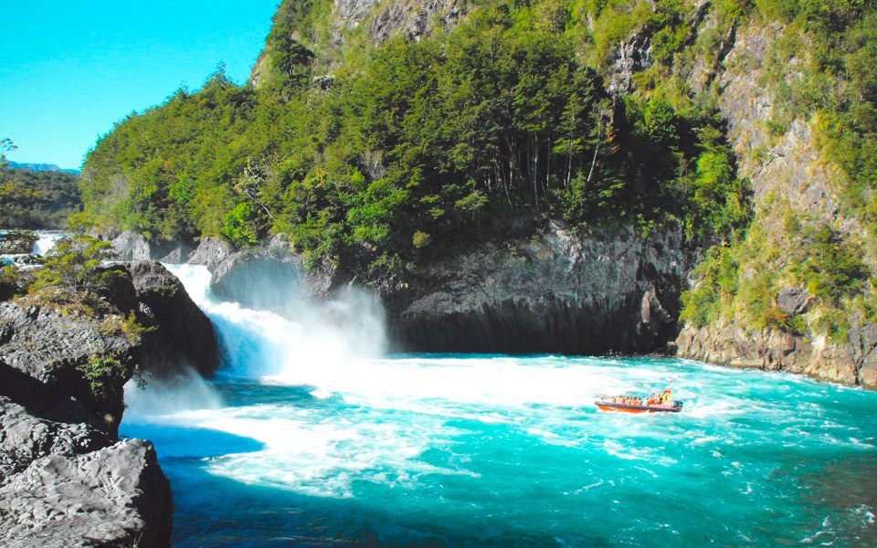 Vicente Pérez Rosales National Park
 - AndesCampers.cl